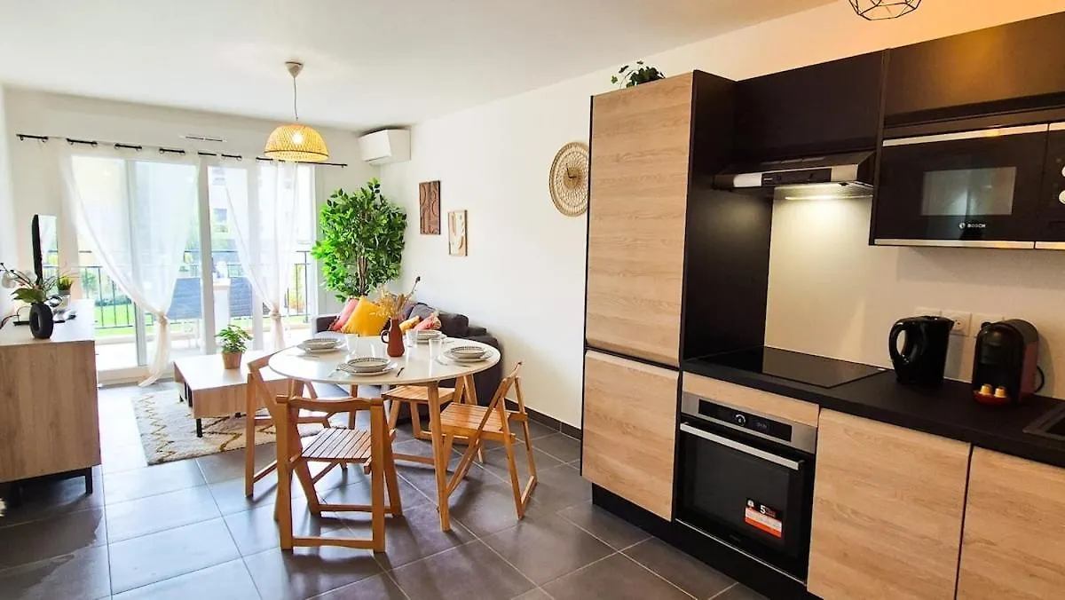 Joli Appartement Avec Terrasse - Climatisation Drap France