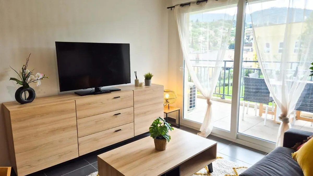 Joli Appartement Avec Terrasse - Climatisation Drap 0*,  France
