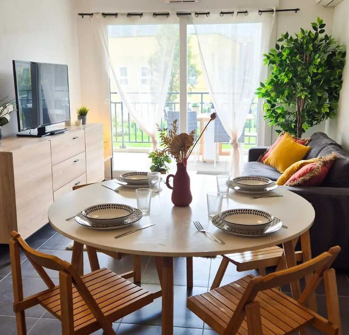 Joli Appartement Avec Terrasse - Climatisation Drap France