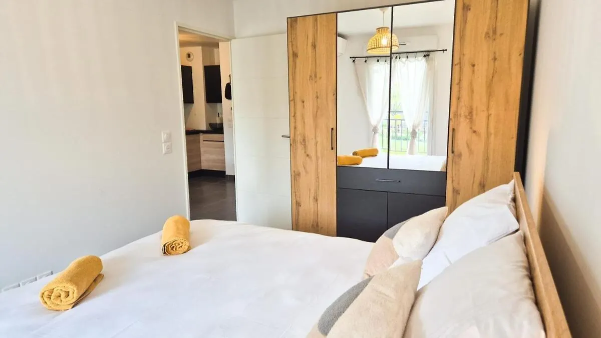 Joli Appartement Avec Terrasse - Climatisation Drap Appartamento