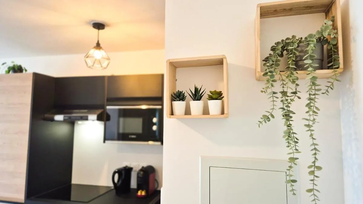 Joli Appartement Avec Terrasse - Climatisation Drap Appartamento