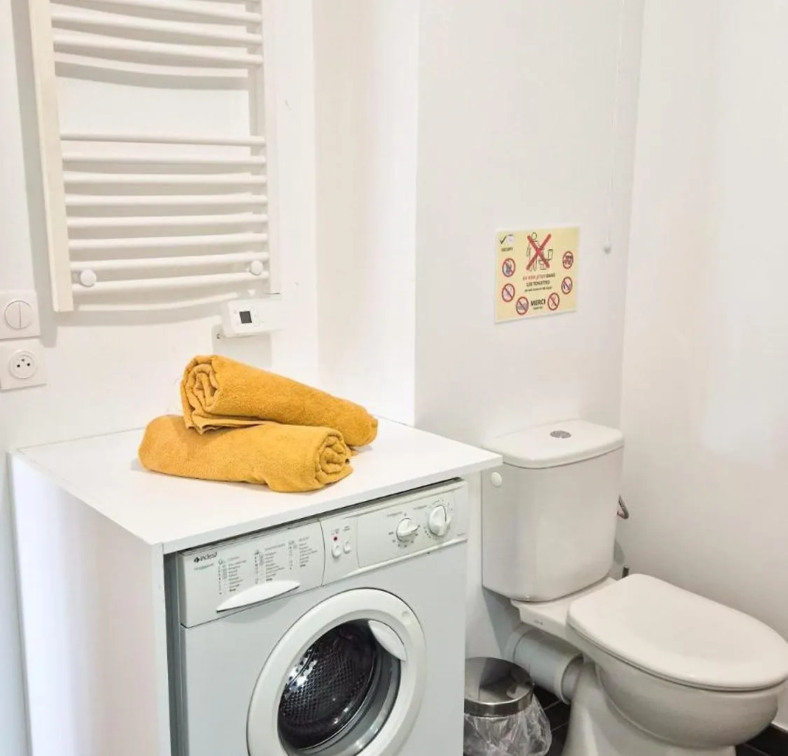 Joli Appartement Avec Terrasse - Climatisation Drap Francia